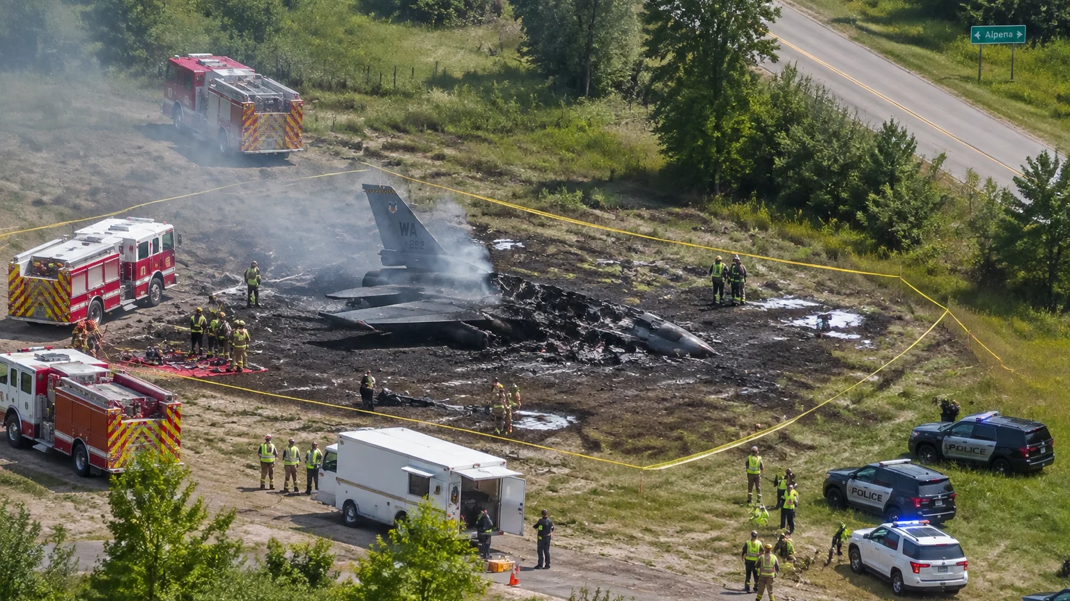 F-16 crash Michigan 2026 plumes of smoke
